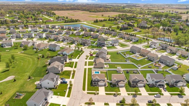 13205 Mckinley Place, Crown Point, IN 46307