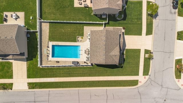 13205 Mckinley Place, Crown Point, IN 46307