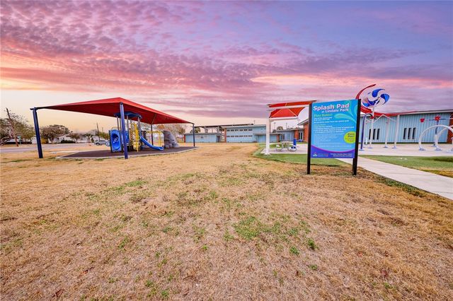 638 Glazebrook St, Corpus Christi, TX 78404