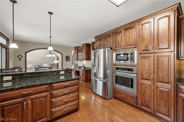 318 Edenmore Street, Wadsworth, OH 44281