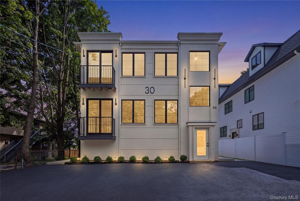 30 E Castle Avenue #101, Spring Valley, NY 10977 — exterior