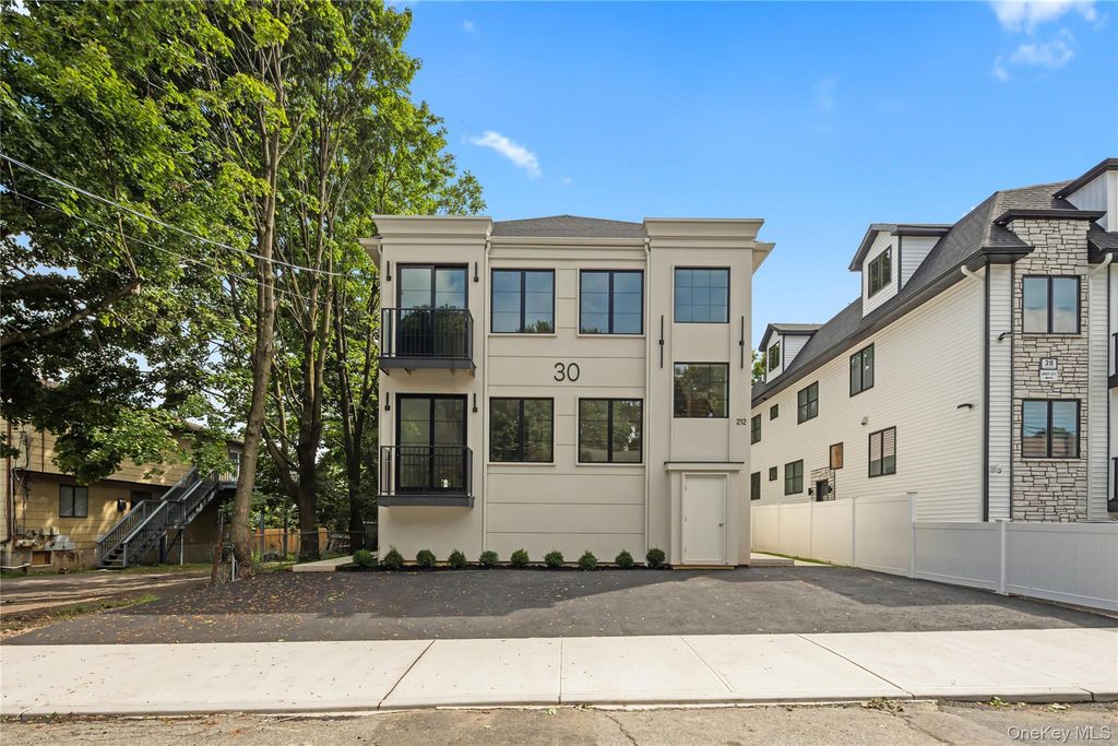 30 E Castle Avenue #101, Spring Valley, NY 10977 — photo 2