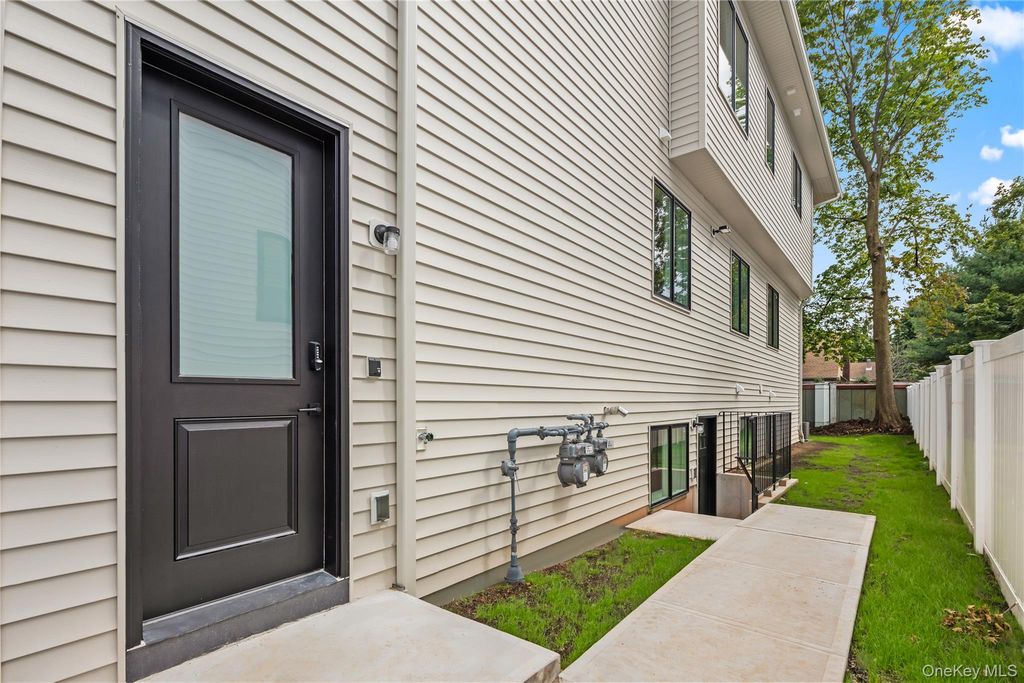 30 E Castle Avenue #101, Spring Valley, NY 10977 — photo 4
