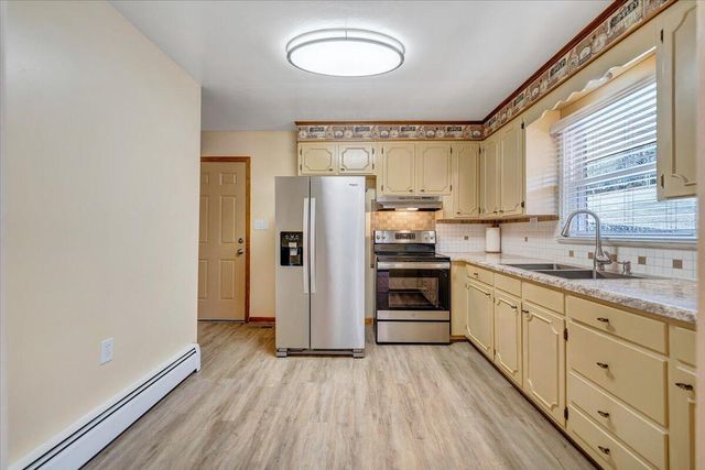 5292 Amanda LN, Roanoke, VA 24014