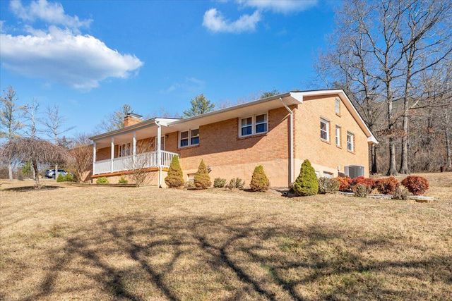 5292 Amanda LN, Roanoke, VA 24014