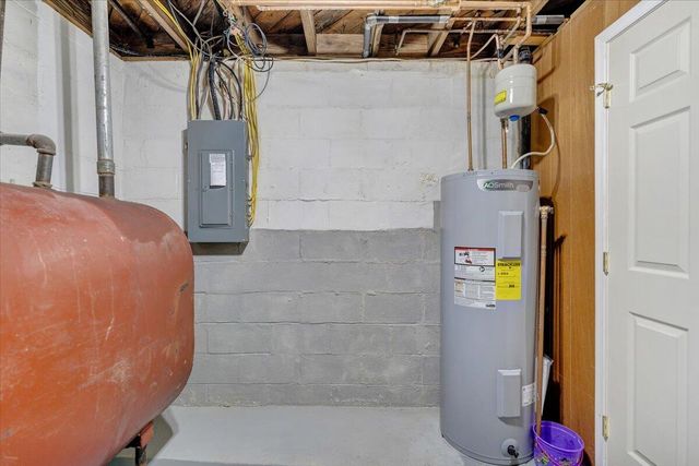 5292 Amanda LN, Roanoke, VA 24014