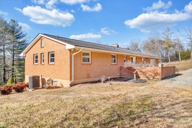 5292 Amanda LN, Roanoke, VA 24014