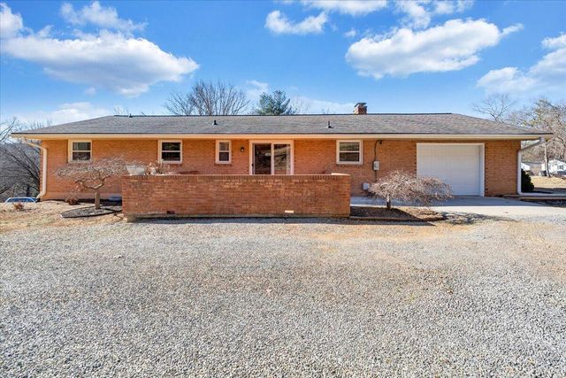 5292 Amanda LN, Roanoke, VA 24014