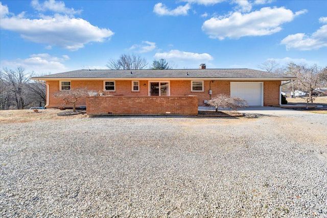 5292 Amanda LN, Roanoke, VA 24014