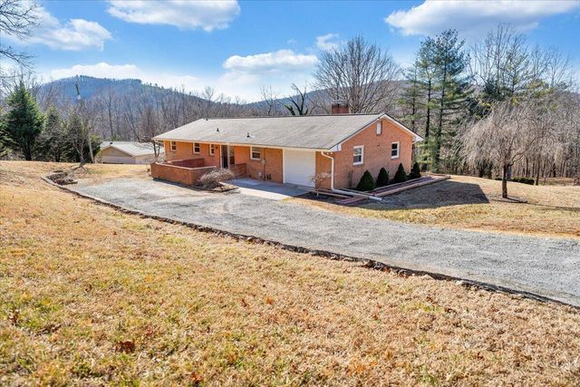 5292 Amanda LN, Roanoke, VA 24014
