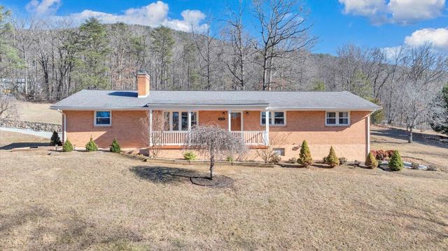 5292 Amanda LN, Roanoke, VA 24014