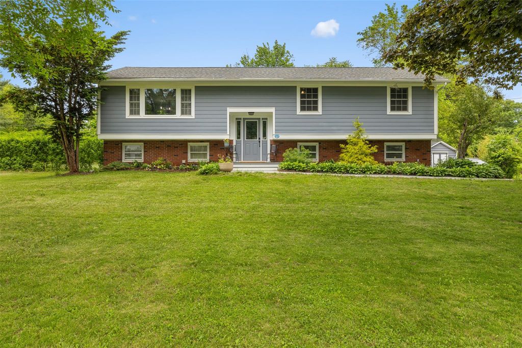 2 Linda Drive, Balmville, NY 12550