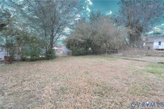 817 Arlington St, Petersburg, VA 23803