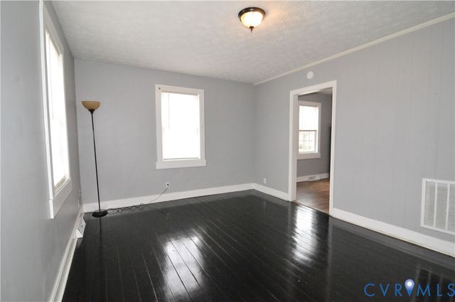 817 Arlington St, Petersburg, VA 23803