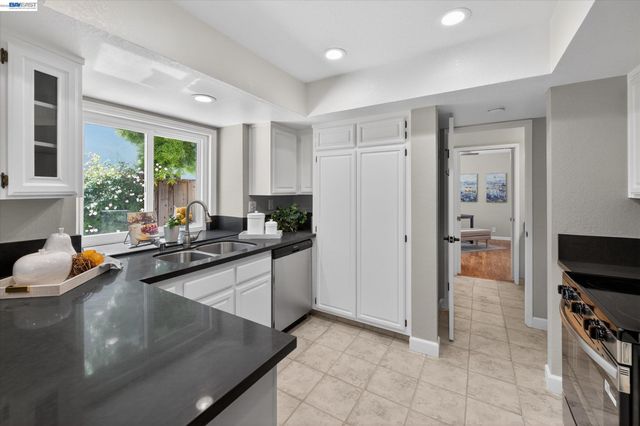 5943 Corte Arboles, Pleasanton, CA 94566