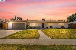 4874 E clinton, Fresno, CA 93703