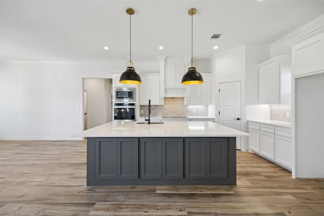 257 Coalson Crossing, Azle, TX 76020