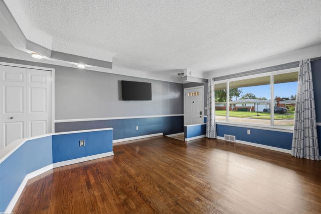 13203 Darryl Drive, Warren, MI 48088