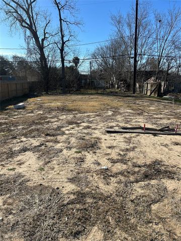 3511 Fuqua Road, Houston, TX 77047