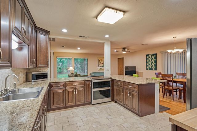 23 Indian Clover Drive, The Woodlands, TX 77381