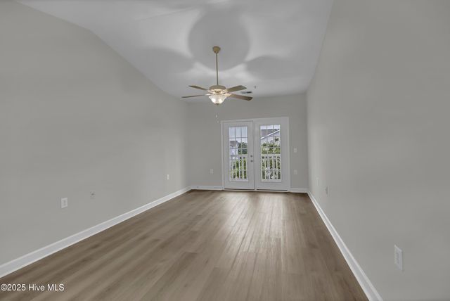 645 Condo Club Drive Unit 302, Wilmington, NC 28412