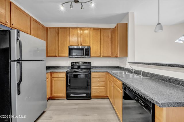 645 Condo Club Drive Unit 302, Wilmington, NC 28412
