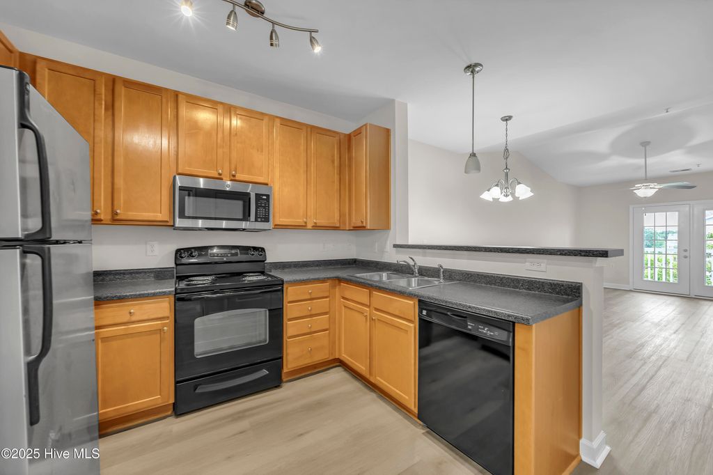 645 Condo Club Drive Unit 302, Wilmington, NC 28412