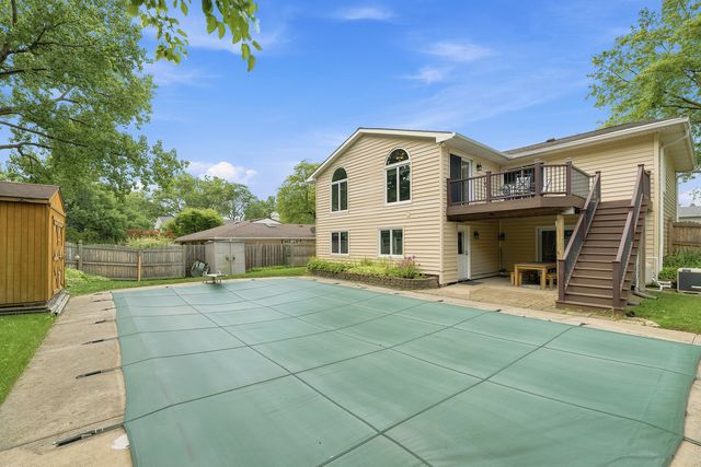 152 S Lancaster Drive, Bolingbrook, IL 60440