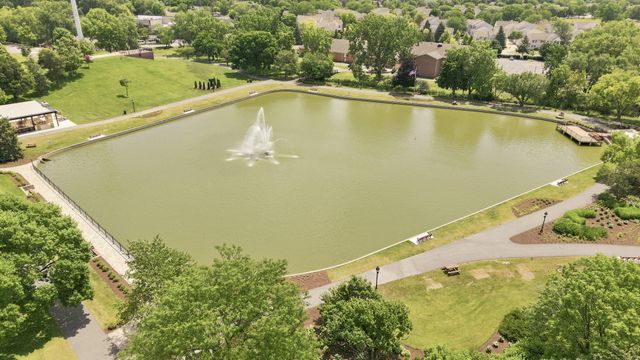 152 S Lancaster Drive, Bolingbrook, IL 60440