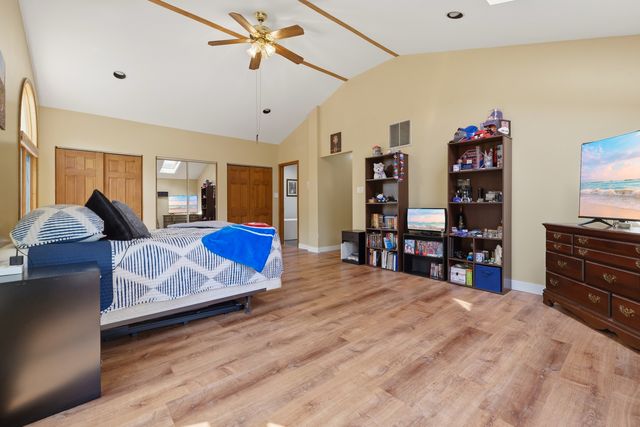 152 S Lancaster Drive, Bolingbrook, IL 60440