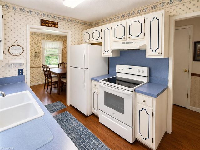221 Stonehedge Drive, King, NC 27021