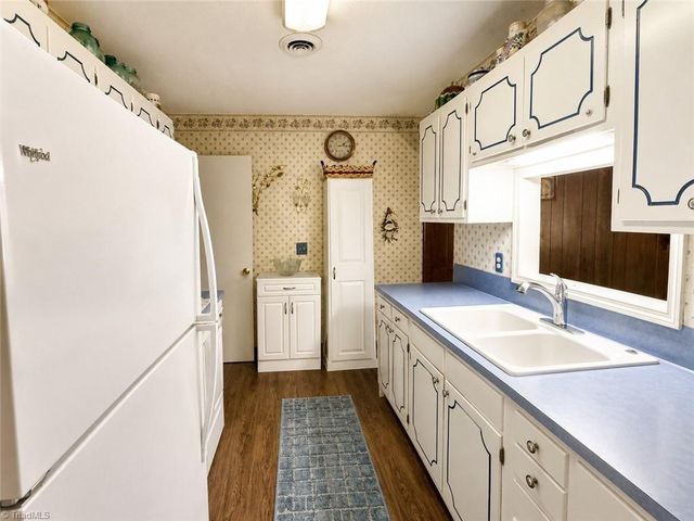 221 Stonehedge Drive, King, NC 27021