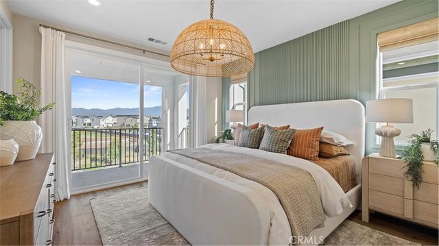 908 Chinon, Irvine, CA 92618