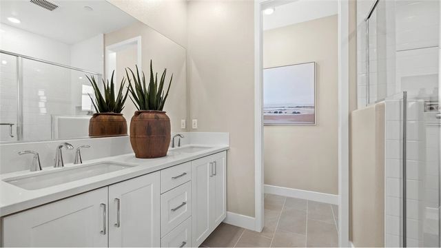 908 Chinon, Irvine, CA 92618