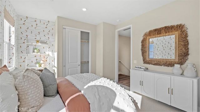 908 Chinon, Irvine, CA 92618