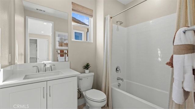 908 Chinon, Irvine, CA 92618