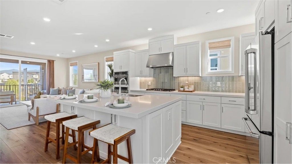 908 Chinon, Irvine, CA 92618