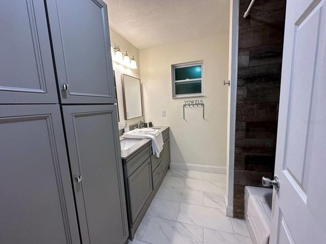 5229 NE 56TH STREET, High Springs, FL 32643
