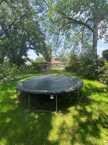 1928 E Crosstimbers Street, Houston, TX 77093