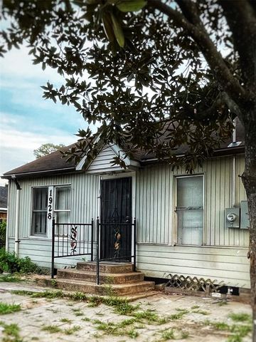 1928 E Crosstimbers Street, Houston, TX 77093