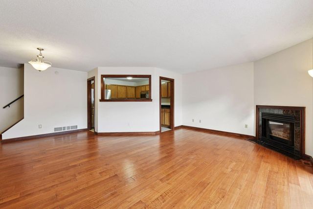 7641 Nicholas Way, Chanhassen, MN 55317