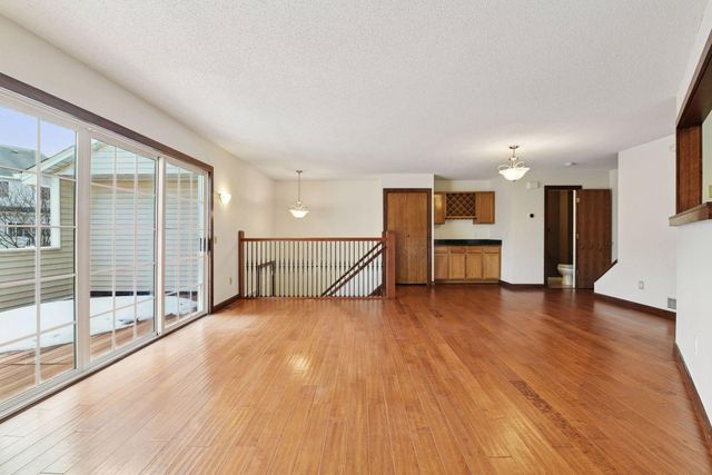 7641 Nicholas Way, Chanhassen, MN 55317