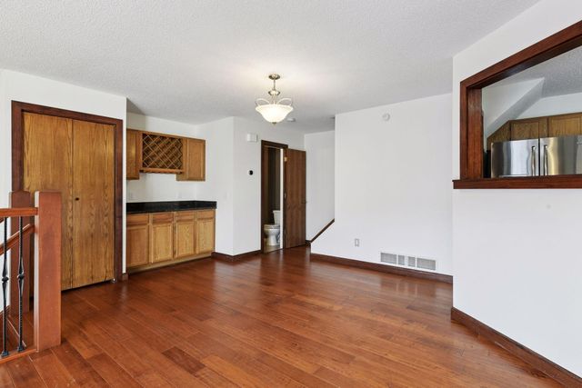 7641 Nicholas Way, Chanhassen, MN 55317