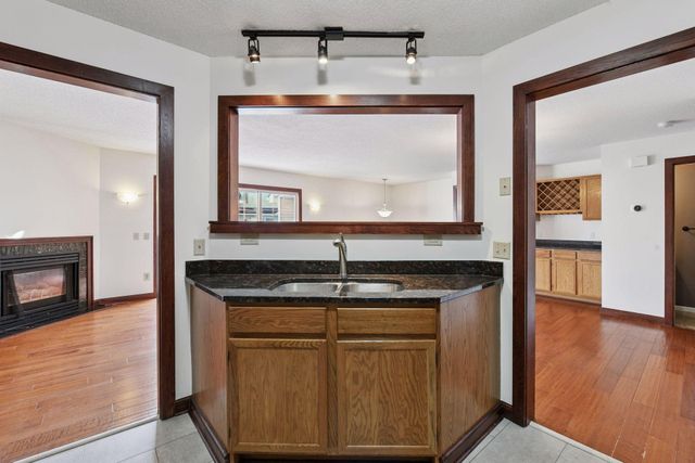 7641 Nicholas Way, Chanhassen, MN 55317