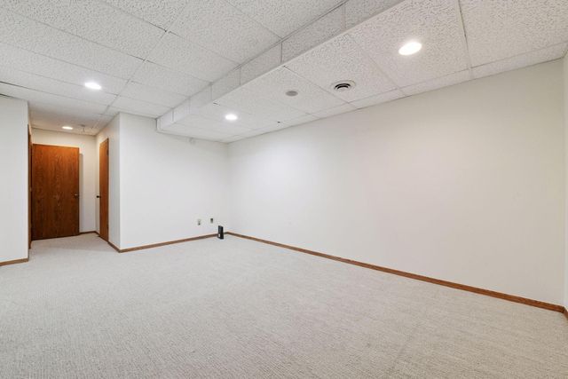 7641 Nicholas Way, Chanhassen, MN 55317