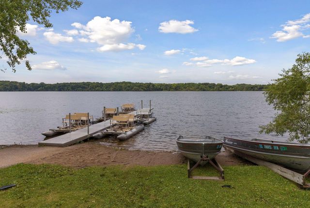 7641 Nicholas Way, Chanhassen, MN 55317