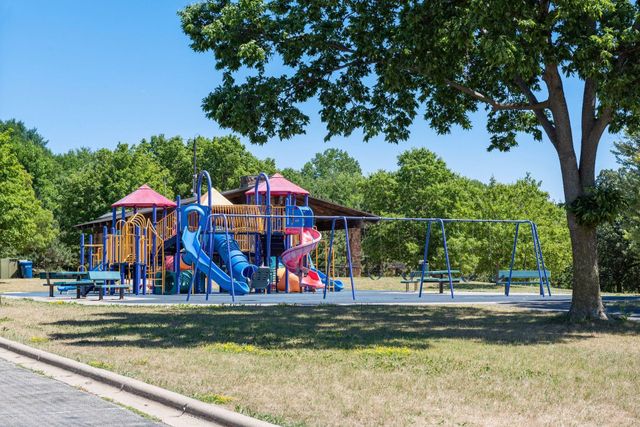 7641 Nicholas Way, Chanhassen, MN 55317