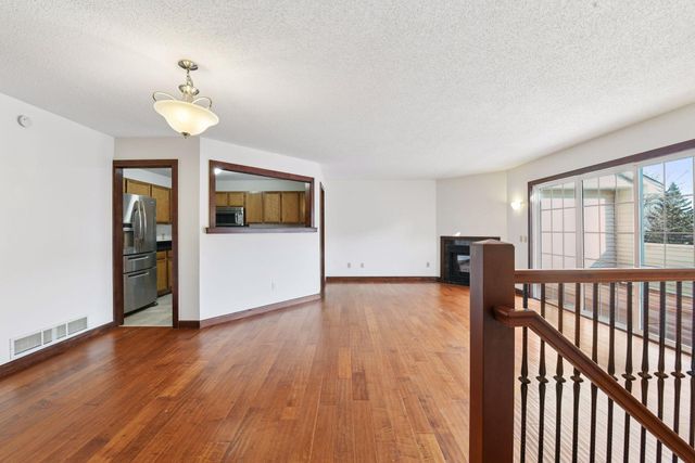 7641 Nicholas Way, Chanhassen, MN 55317