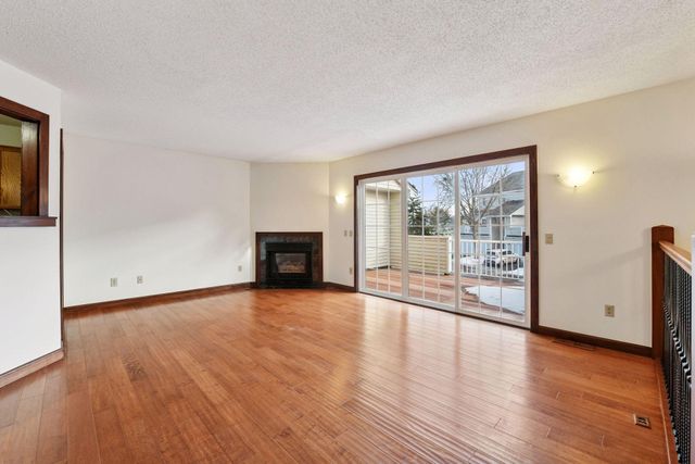 7641 Nicholas Way, Chanhassen, MN 55317