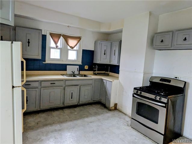 249 Dewey Avenue South, Buffalo, NY 14214